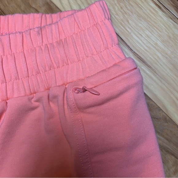 ⭐️Vaca Soon Sale⭐️ DOYOUEVEN Shorts - Picture 2 of 9
